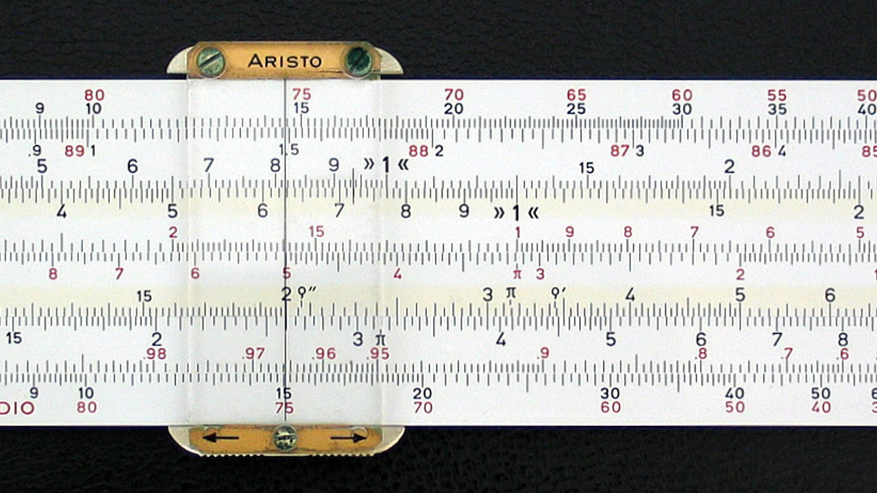 Линейка сколько значений. Логарифмическая линейка Непера. Линейка Лаго логарифмическая. Умножение на логарифмической линейке.
